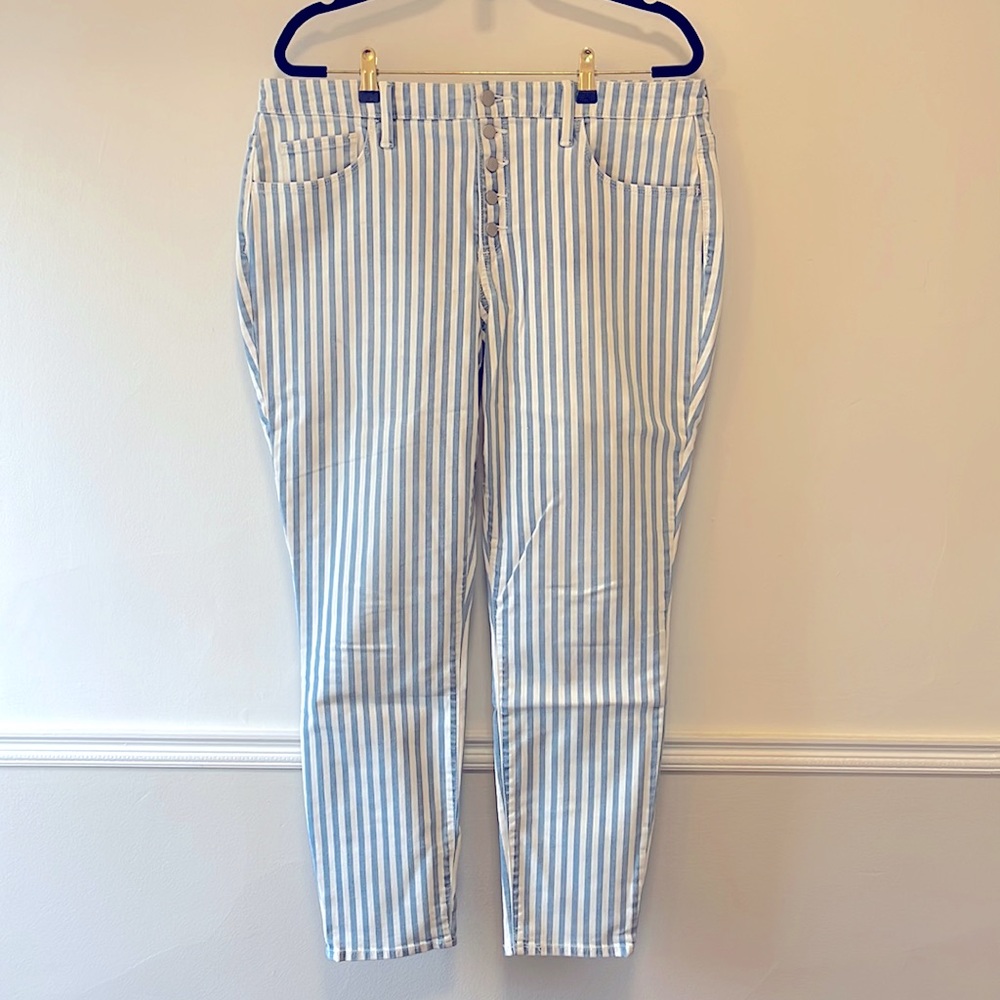 Universal thread, striped jeans